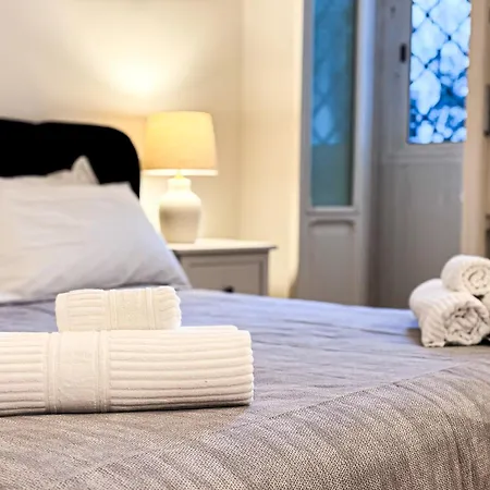 Apricot House Бари