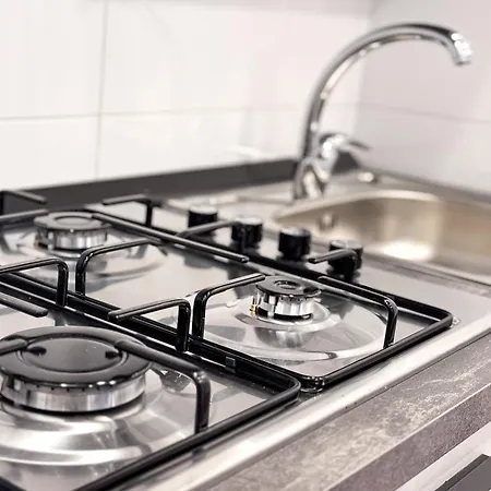 Apricot House Барі